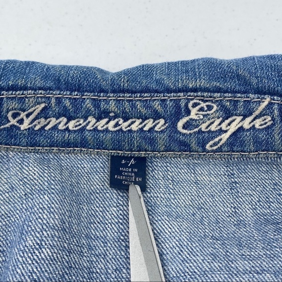 AMERICAN Eagle Studded Distressed Denim Jacket - Picture 14 of 14